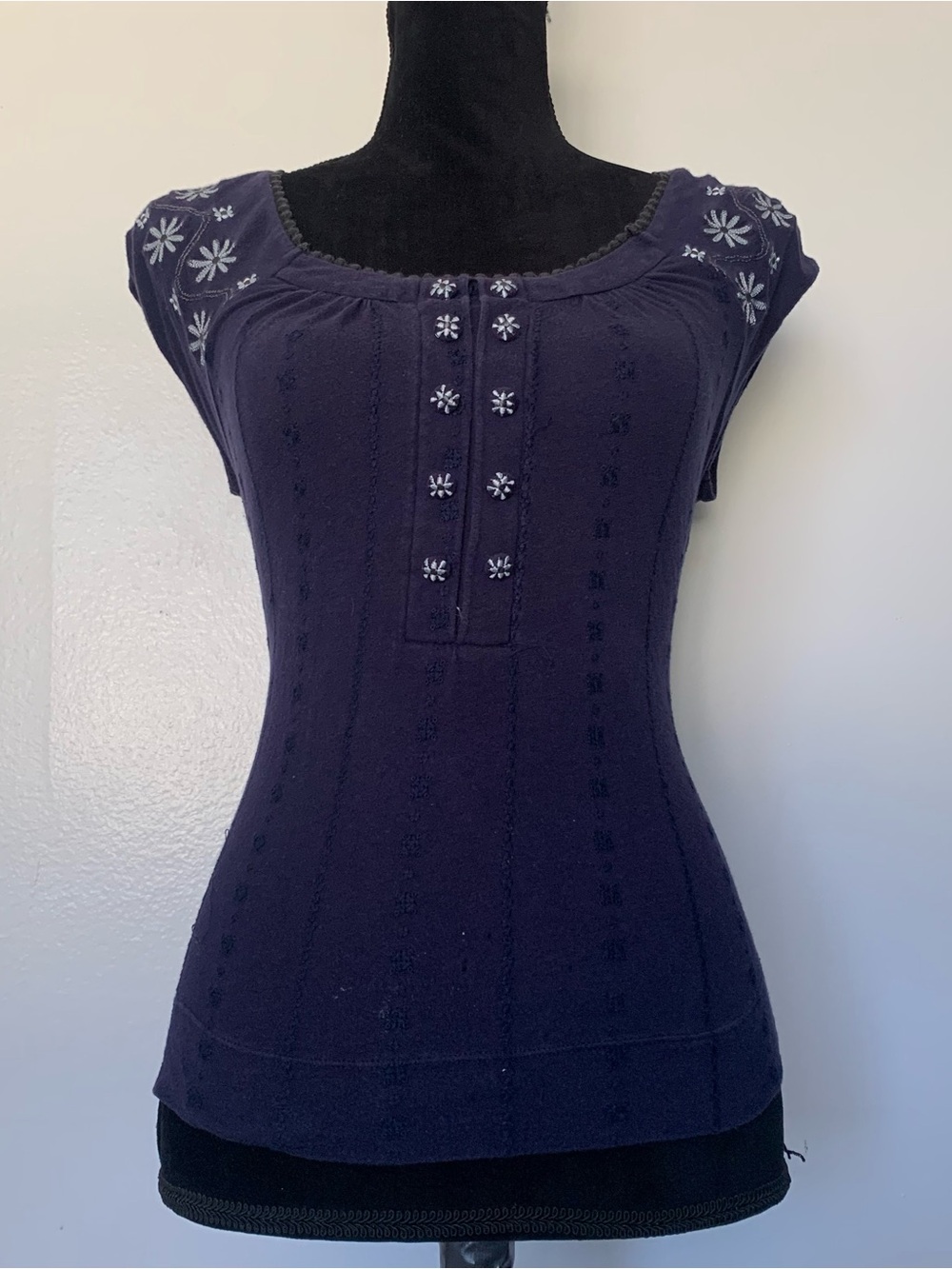Deletta Navy Cap Sleeve Embroidered Knit Top